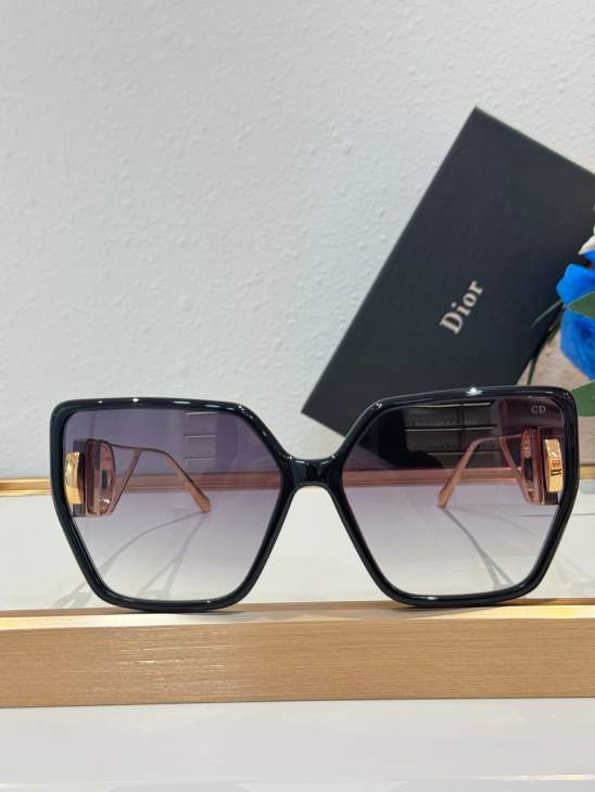 Picture of Dior Sunglasses _SKUfw80443859fw